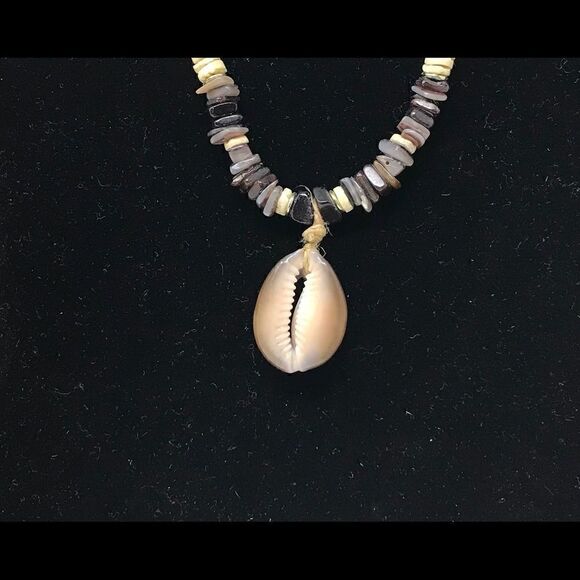 NWOT Puka and shell necklace, with brown stones. - Picture 3 of 5
